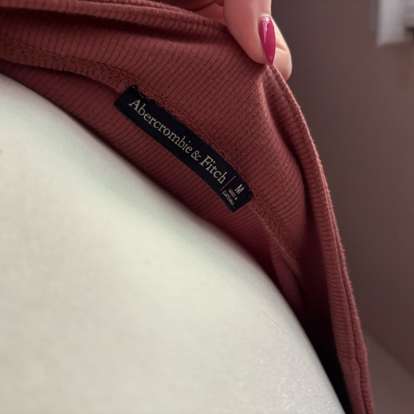 Abercrombie A&F Off-the-Shoulder Button Up Top - Picture 5 of 5